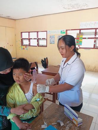 Kegiatan BIAS Imunisasi Anak Sekolah di Desa Sanggalangit
